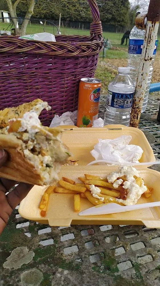 Escalope Boursin Frites Salade Tomate Oignon